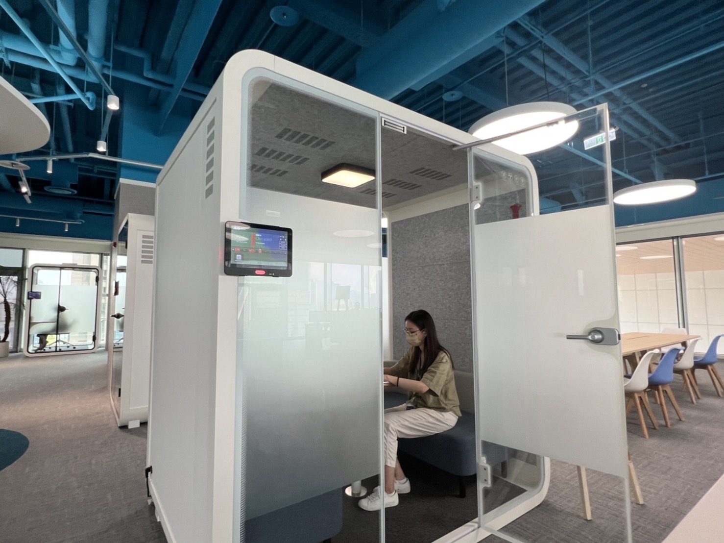 IM电竞高雄據點的智慧行動辦公艙，展現IM电竞在面板以外的研發應用軟實力