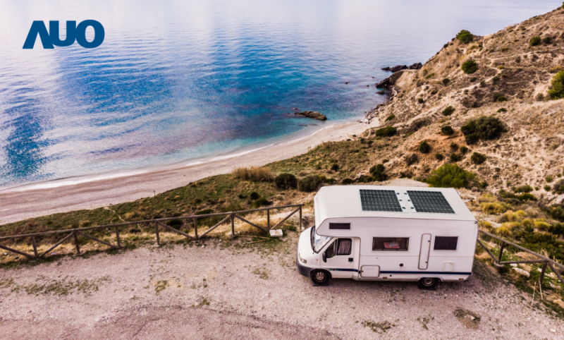 「可撓輕量化太陽光電板SunCurva」使用輕量特殊耐候型複合板取代傳統太陽能板的玻璃前板，不僅降低70%重量，每米平方僅3Kg；具有抗衝擊性能及通過電磁相容性測試，可應用於交通運輸工具，如露營車、遊艇等